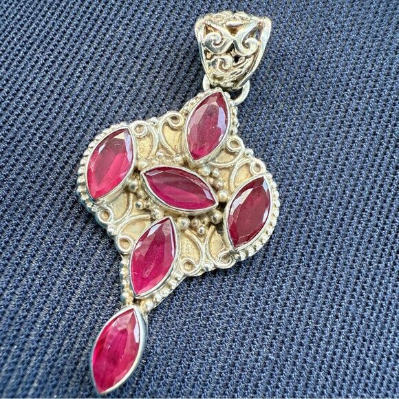 VINTAGE STERLING SILVER & RUBY MARQUISE PENDANT ✨ - Picture 9 of 17